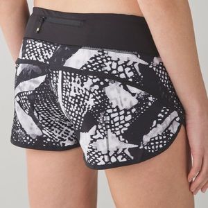 Lululemon speed up short static mist white black